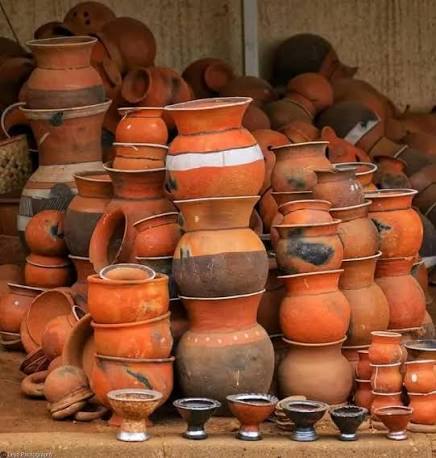 Poteries traditionnelles en terre cuite de Bouza