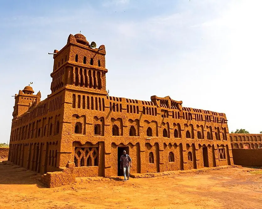 Mosquée de Yaama — entrée principale