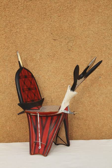 Selle de chameau traditionnelle en cuir ouvragé de Tchintabaraden